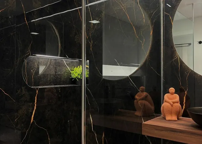 Luxury Apartament Next To Savoy 아파트