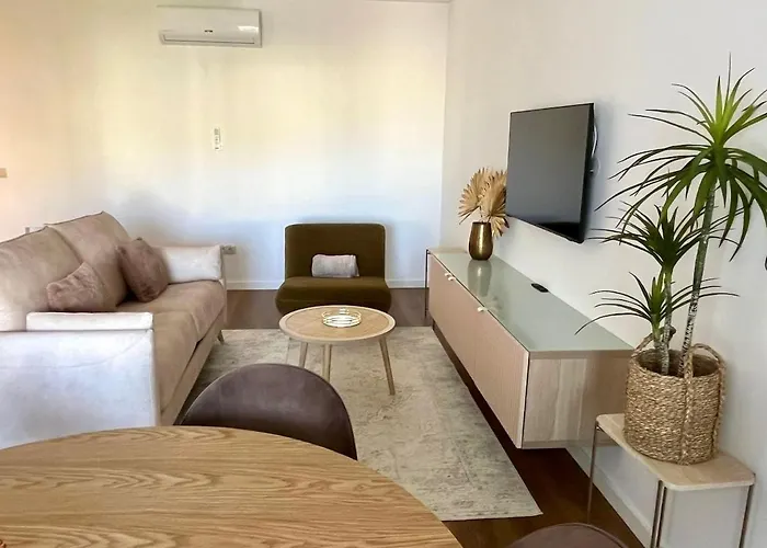 Luxury Apartament Next To Savoy 푼샬