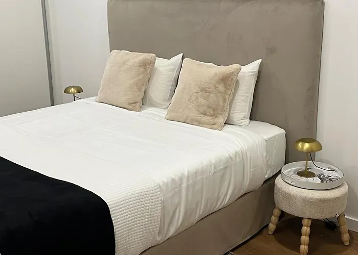 Luxury Apartament Next To Savoy * 푼샬