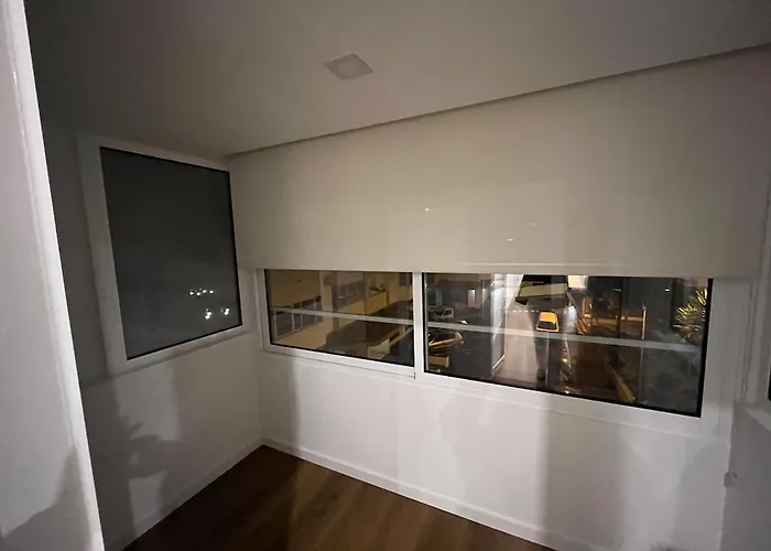 아파트 Luxury Apartament Next To Savoy