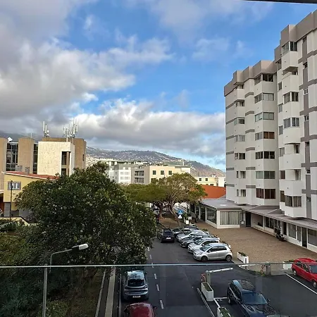 Luxury Apartament Next To Savoy Apartment *