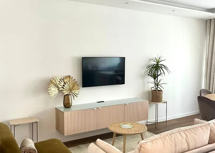 Luxury Apartament Next To Savoy