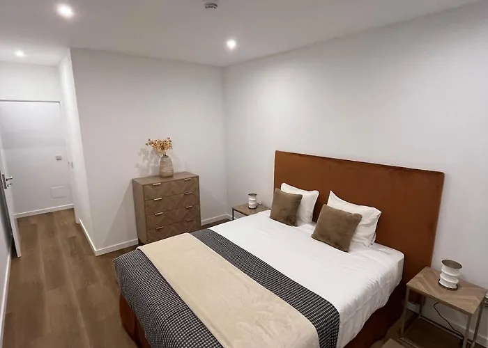 Luxury Apartament Next To Savoy דירה פונשל